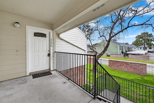 Building Photo - 14555 Wunderlich Dr