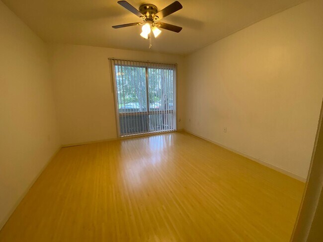 Building Photo - 1700 SW 16th Ct
