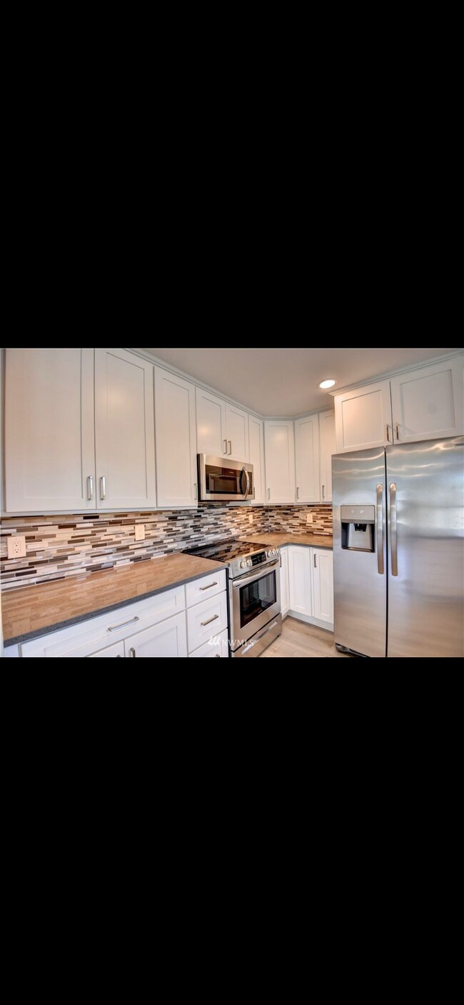 Building Photo - 1827 S Washington St