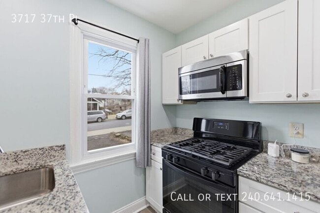 Building Photo - 3717 37th Pl