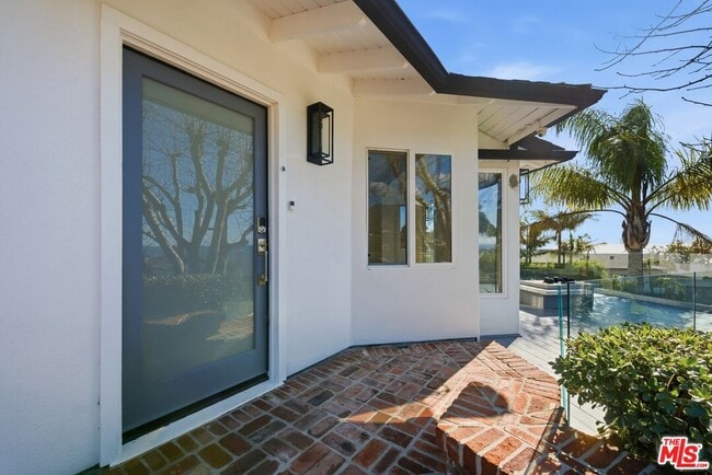 Building Photo - 204 Tranquillo Rd