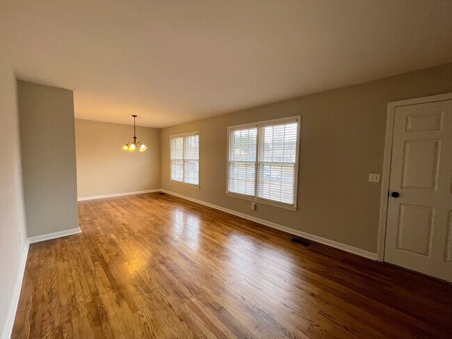 Building Photo - 615 Austin Dr NW
