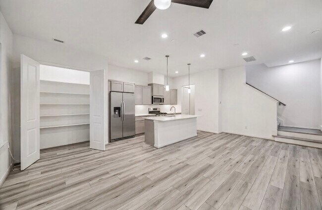 Building Photo - 1524 Ojeman Rd