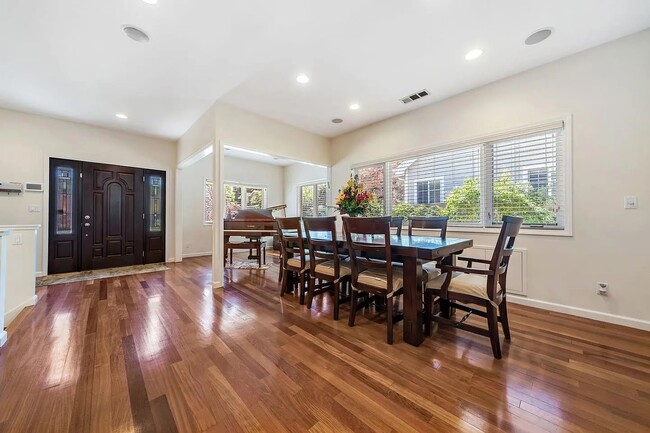Building Photo - 530 Irven Ct