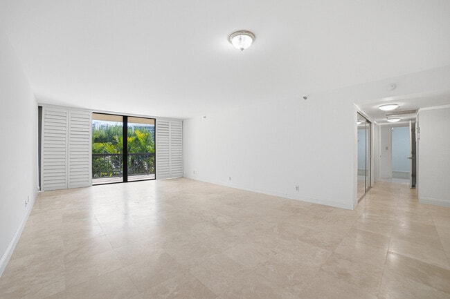 Building Photo - 4740 S Ocean Blvd