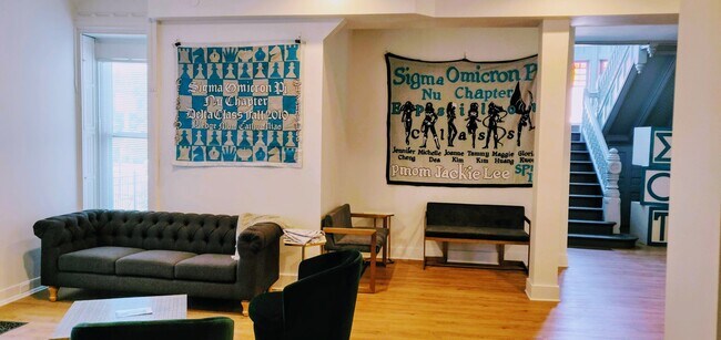 Building Photo - 53 Main St