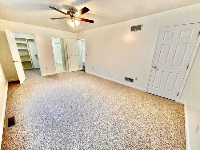 Living Room - 212 Lester Ct