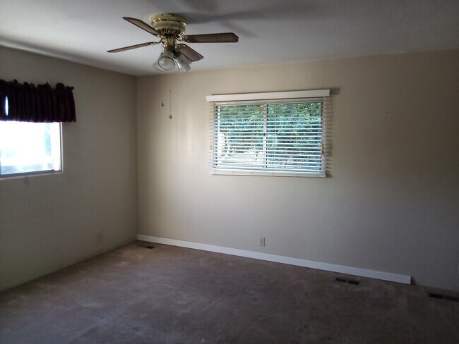 Building Photo - 73185 Palm Greens Pkwy