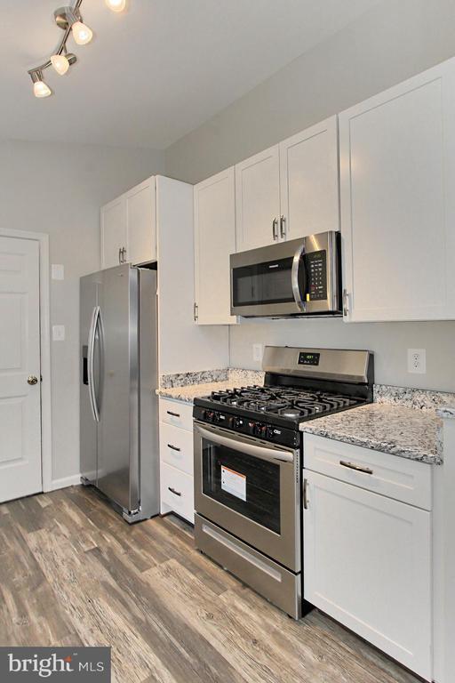 Building Photo - 20585 Triple Crown Ct