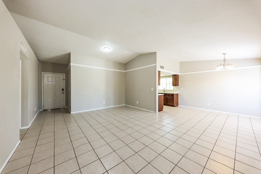 Building Photo - 9632 W El Caminito Dr