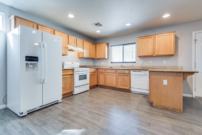 Building Photo - 5225 Shreve Ave