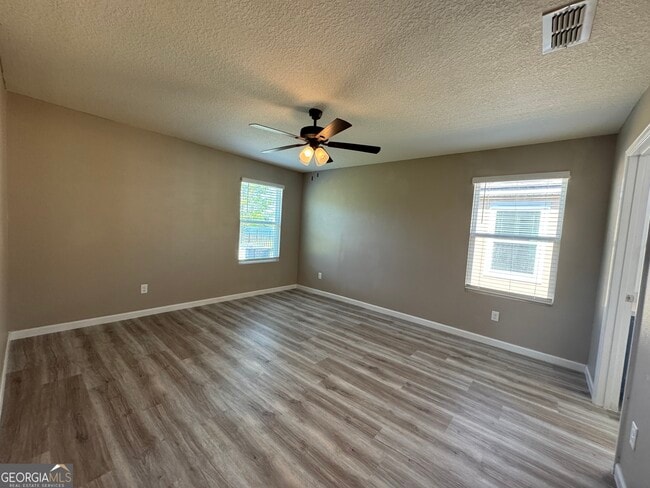 Building Photo - 217 Brooklet Cir