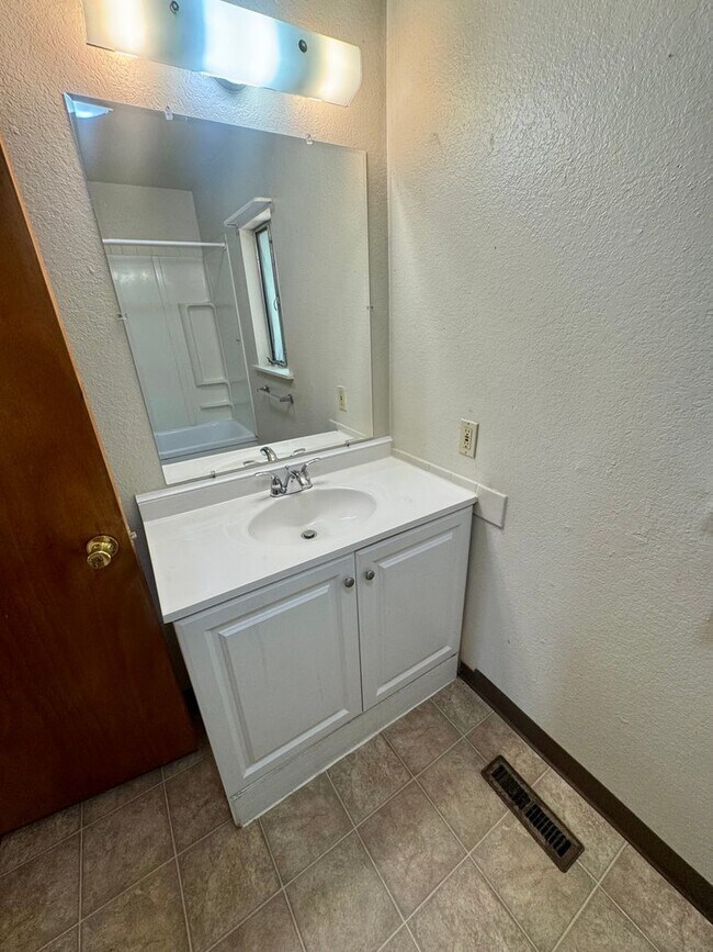 Building Photo - E. Brookside- 126