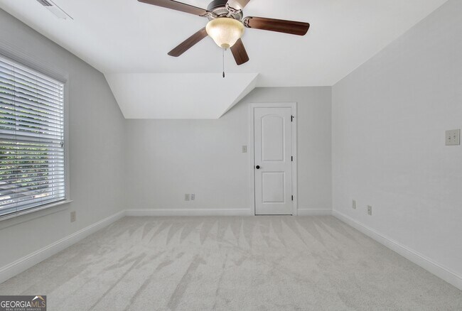 Building Photo - 155 Colonial Ct