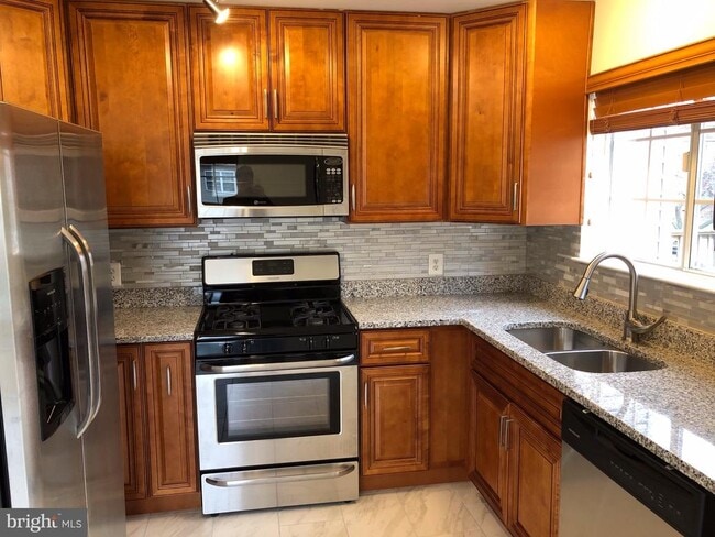 Building Photo - 14210 Autumn Cir