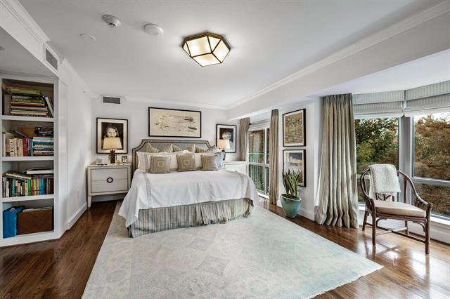 Building Photo - 4242 Lomo Alto Dr