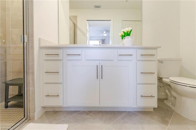 Building Photo - 15345 Grn Acrs Ave