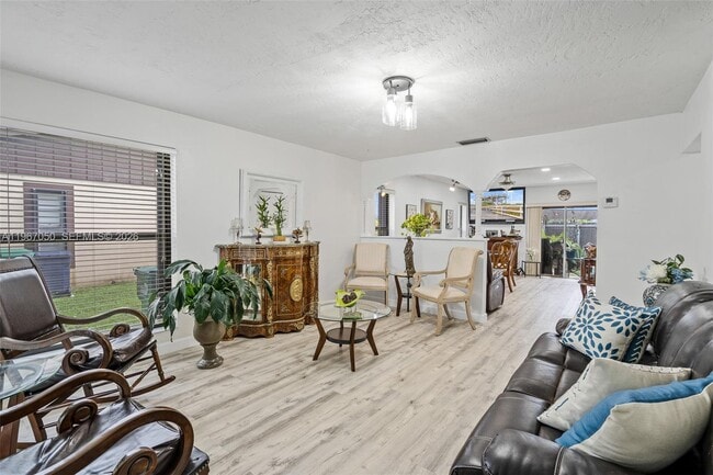 Building Photo - 11914 SW 125th Pl