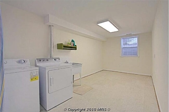 Building Photo - 6254 Taliaferro Way