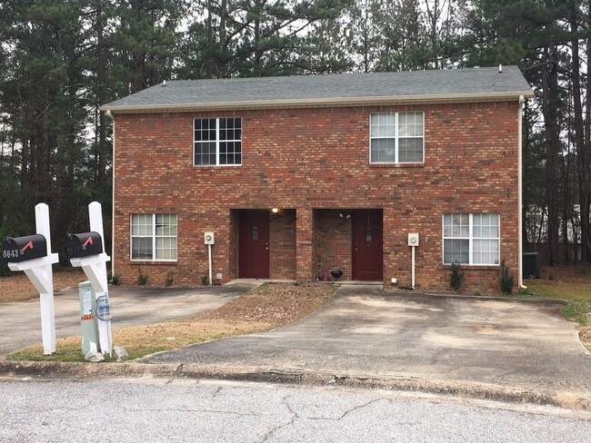 Primary Photo - Townhome in Douglasville!