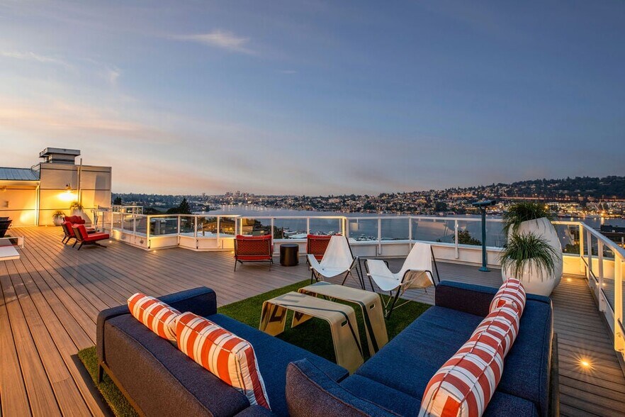 Building Photo - The Summit at Lake Union