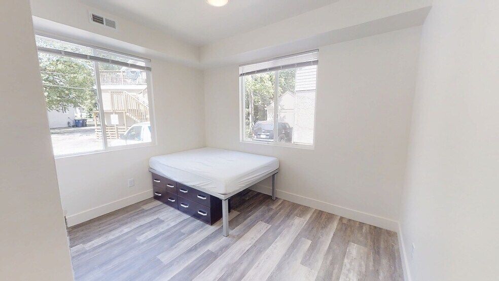 Unit 2 Bedroom 3 - 943 Dewey Ave