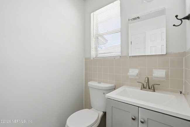 Building Photo - 2154 Placeda St