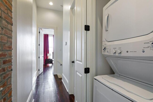 Building Photo - 1501 Robert C. Blakes Sr. Dr