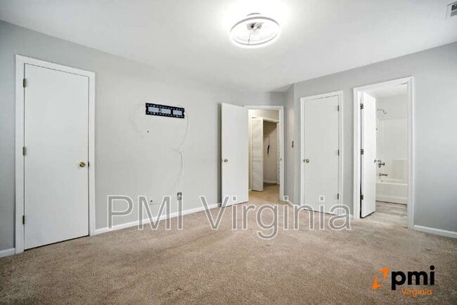 Building Photo - 235 Abingdon Cir