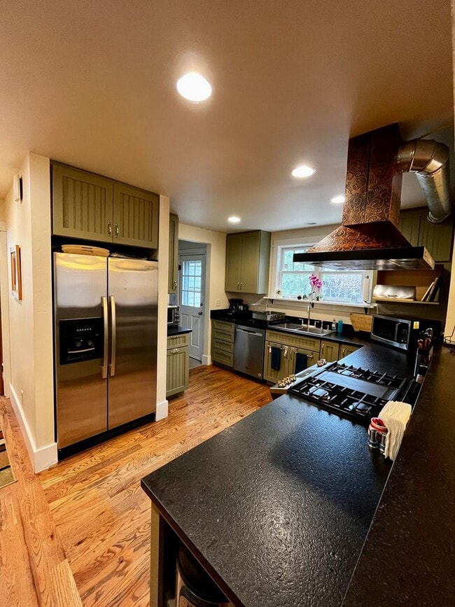 Building Photo - Fully Furnished and Fully Stocked Home For Rent Next to Cooper Park in Bozeman