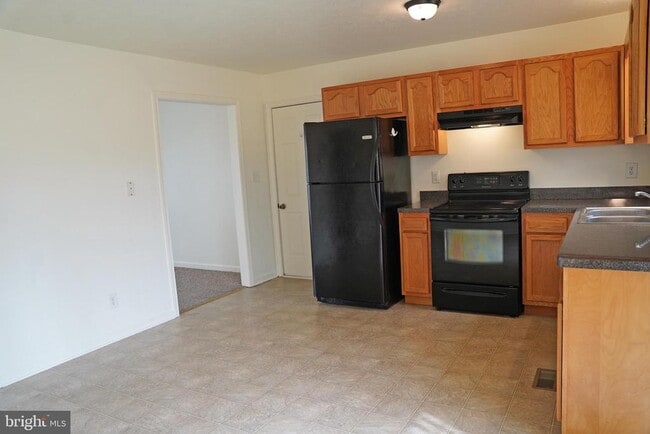 Building Photo - 122 Sinker Dr