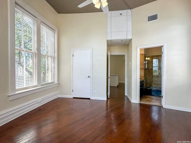 Building Photo - 245 Losoya St