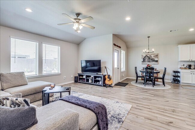 Building Photo - 7213 Adler Dr