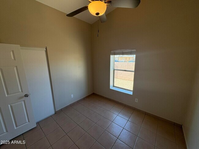 Building Photo - 1062 N 27th St