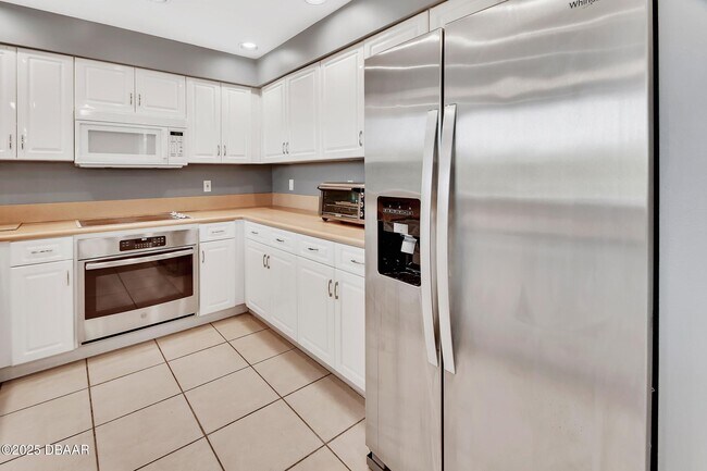 Building Photo - 4623 Rivers Edge Village Ln