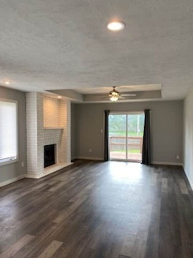 Building Photo - 2 Bed, 2 Bath in Southwest Springfield