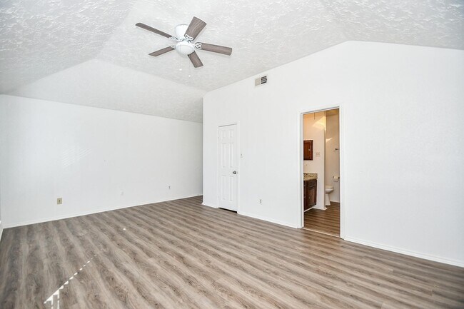 Building Photo - 12311 Grove Meadow Dr