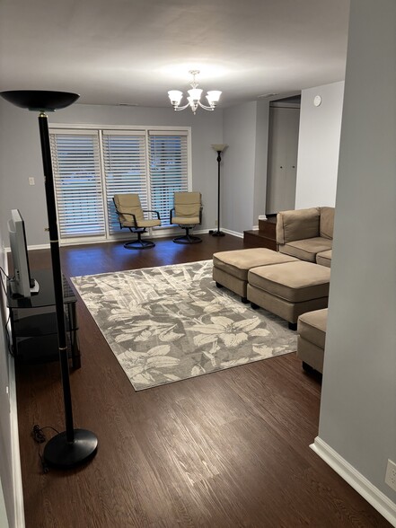 Great room - 22 Williamsburg Cir