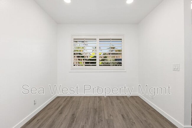 Building Photo - 889 Bracero Rd