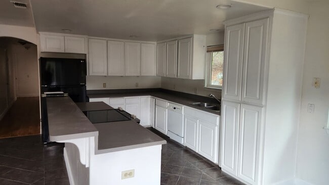 Building Photo - Lake Wildwood Home with Granny unit