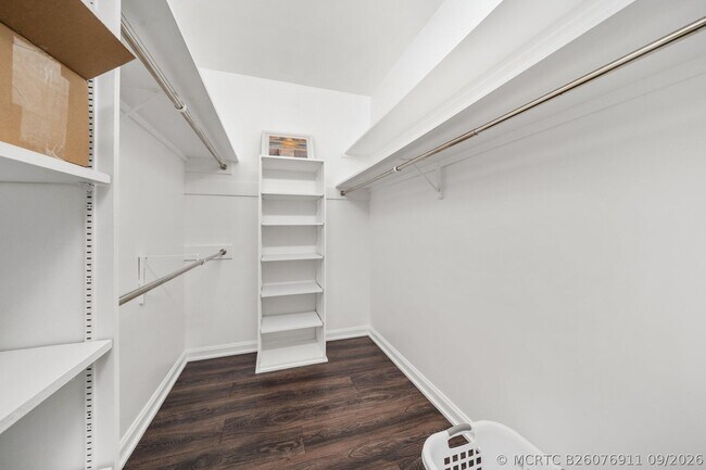 Building Photo - 130 Yacht Club Dr