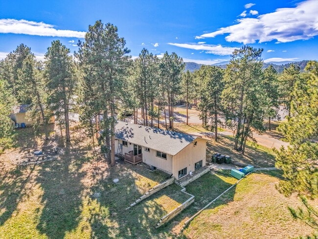 Building Photo - 27927 Circle Dr