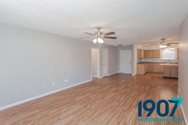 Building Photo - Spacious 4-Bedroom Home in Moore – Stylish Updates & Great Layout!
