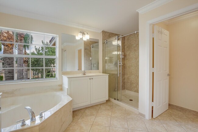 Building Photo - 10208 White Water Lily Way