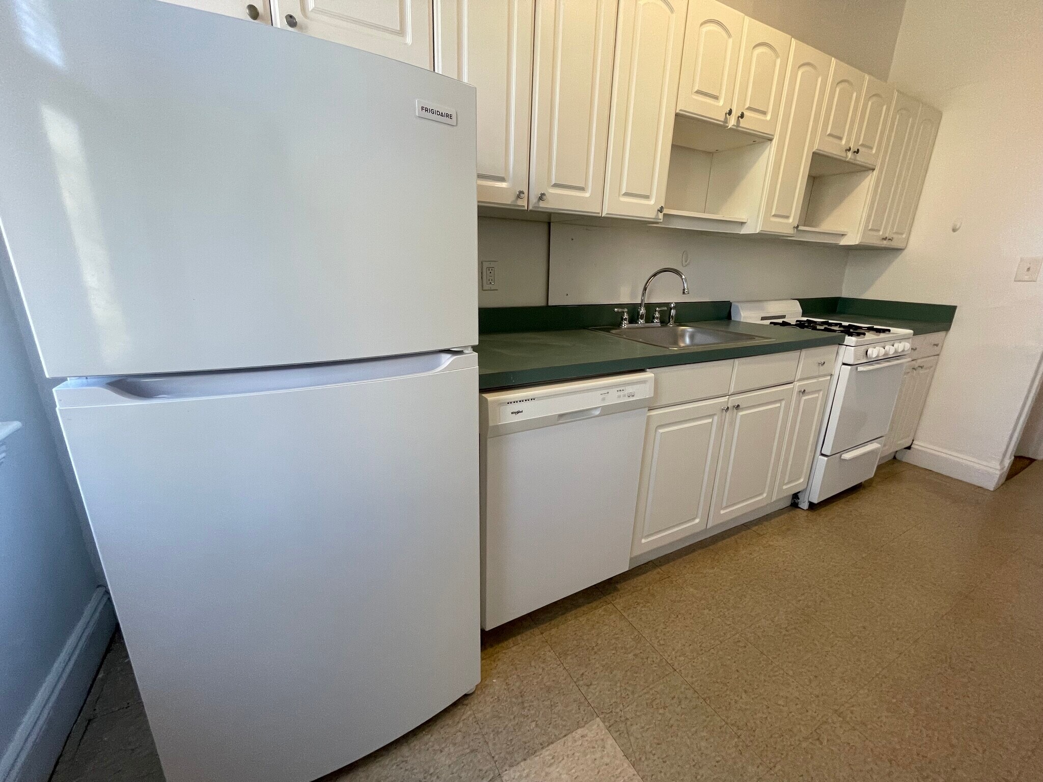 Building Photo - 14 Melvin Ave