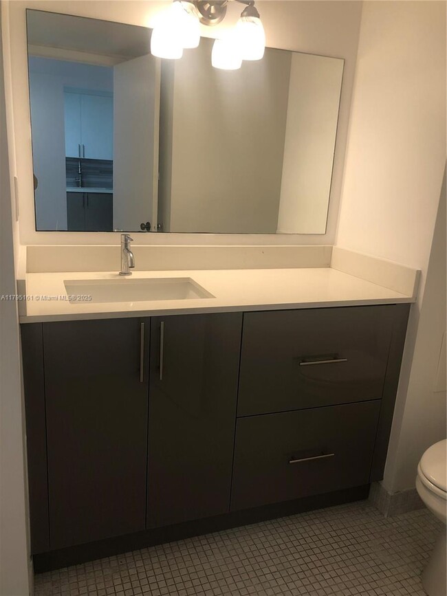 Building Photo - 18081 Biscayne Blvd