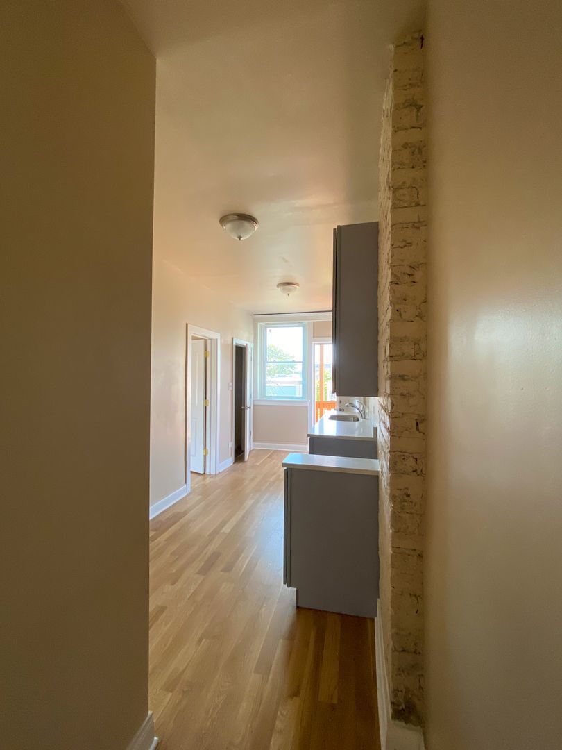 Building Photo - 7334 S Lowe Ave