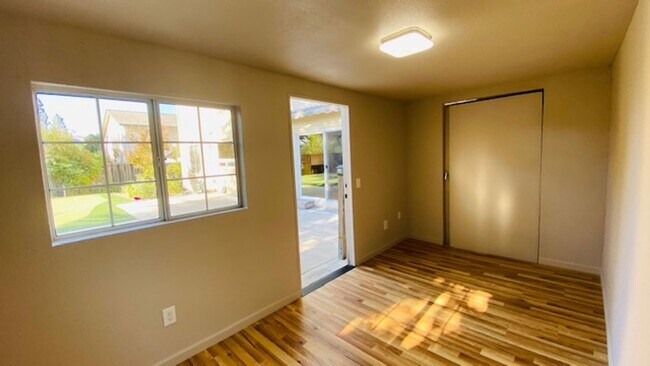 Building Photo - Gorgeous 4BD/2.5BA, Two-Story Home in Casa...