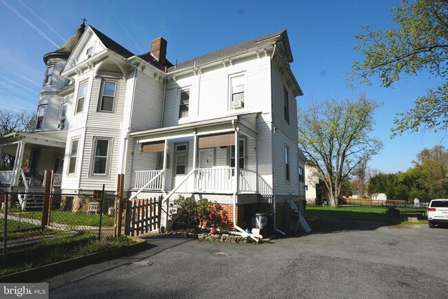 Building Photo - 1000 Edmondson Ave