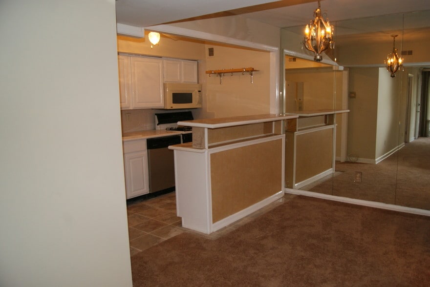 Building Photo - 7514 Spring Lake Dr